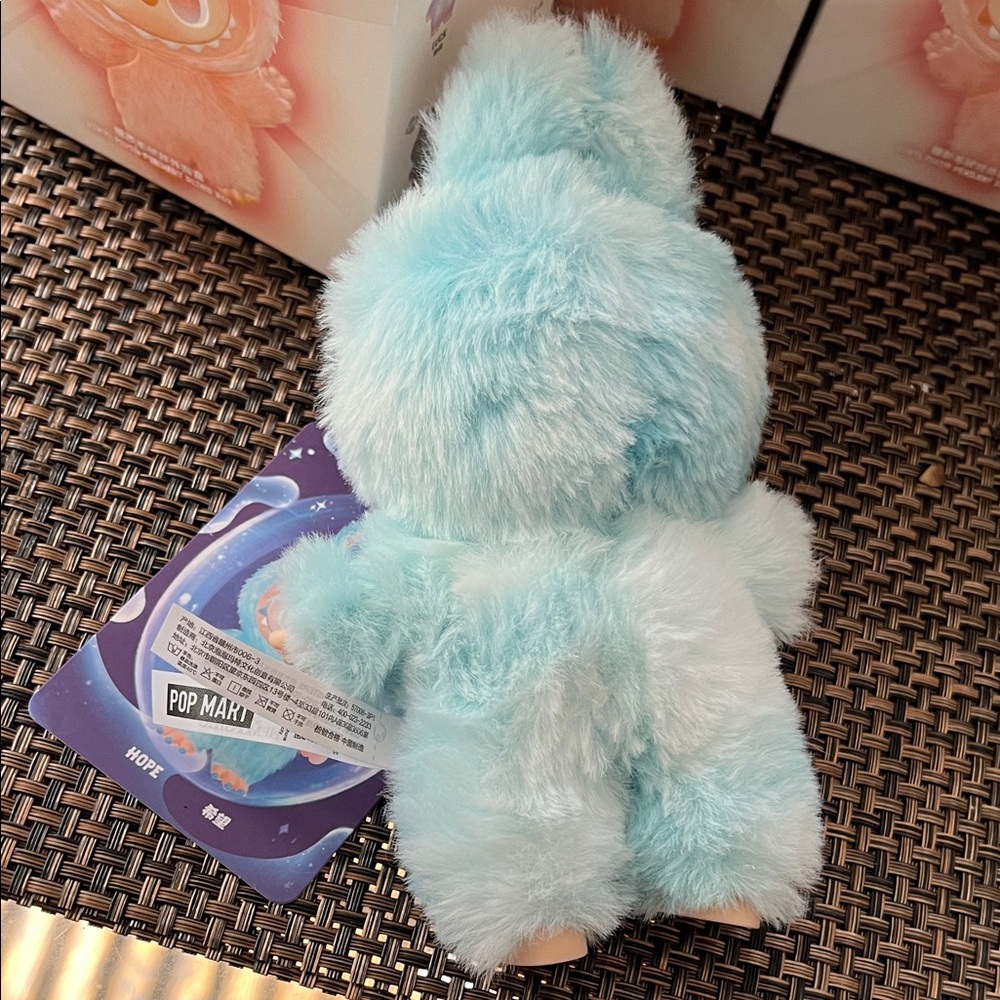 Pop Mart Big Energy Blue LABUBU PLUSH TOY (HOPE) - Picture 6 of 14